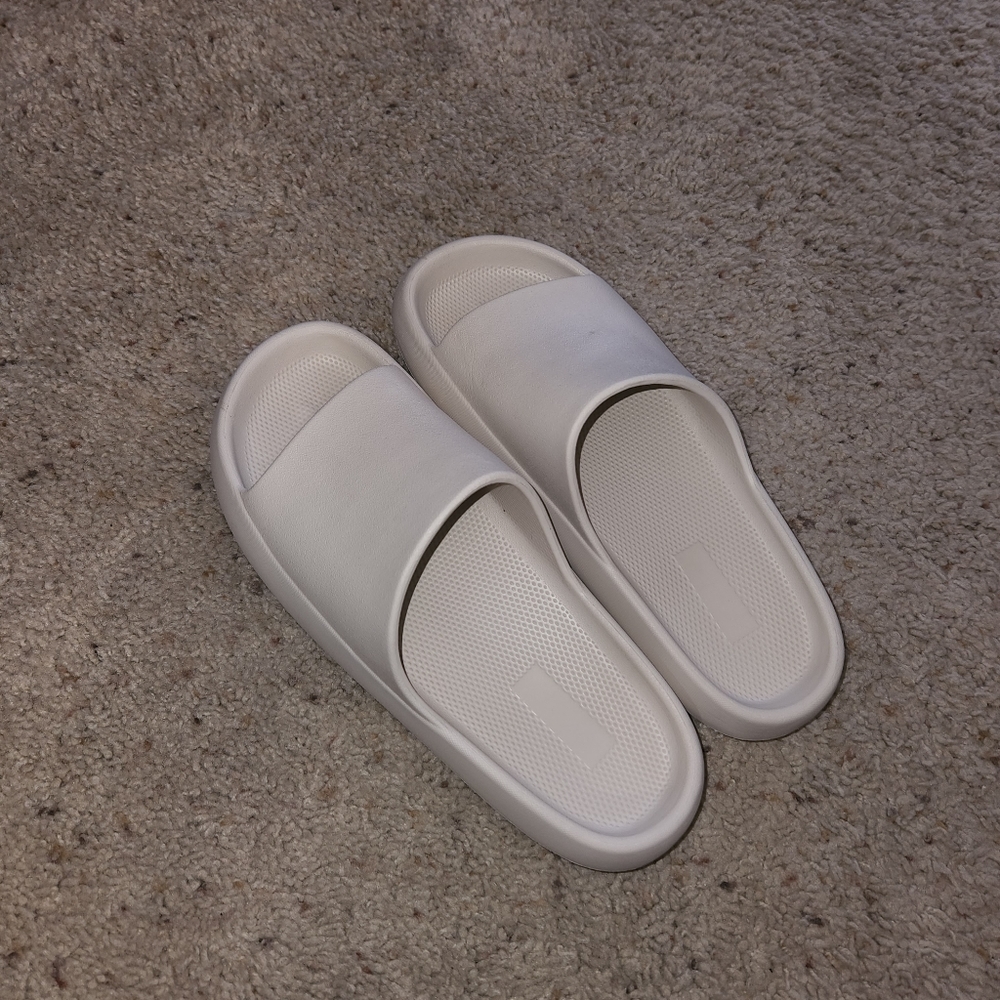 Women's Mad Love Star Slide Sandals size 9 off-white - Picture 3 of 6